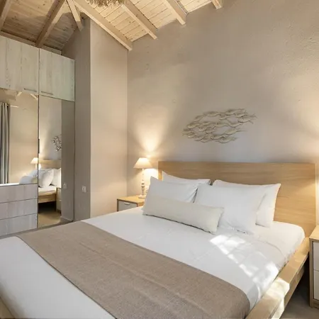 Blue & Indigo Turtles Apartments, #feelslikehome * Vourvourou