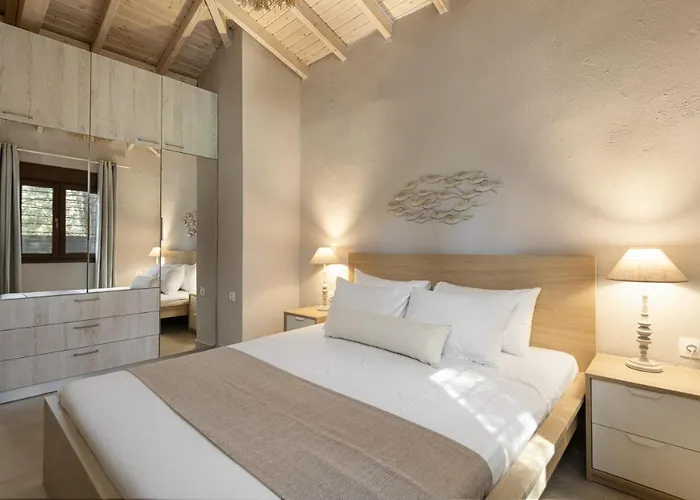 Blue & Indigo Turtles Apartments, #feelslikehome * Vourvourou